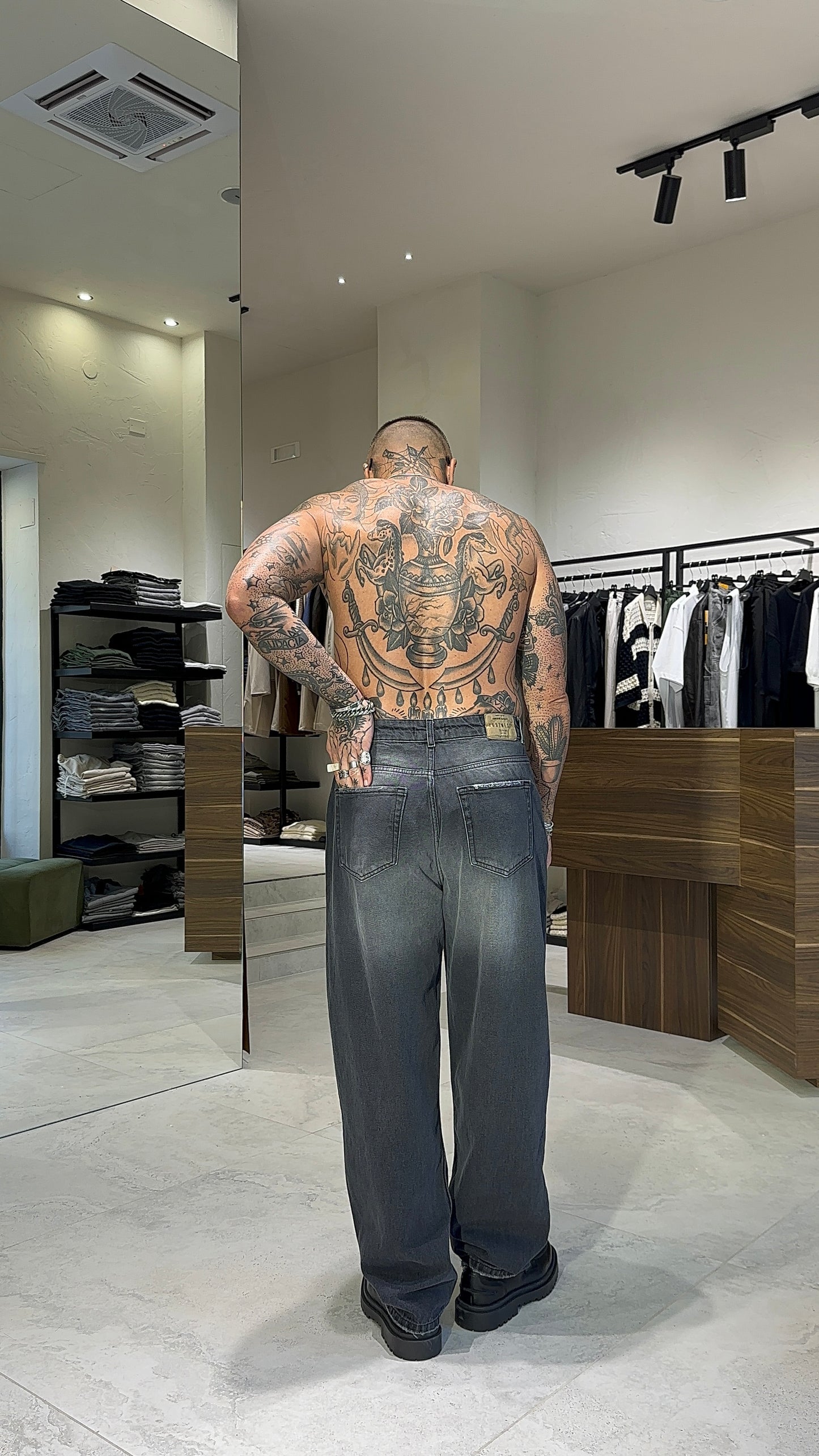 BALLOON JEANS
