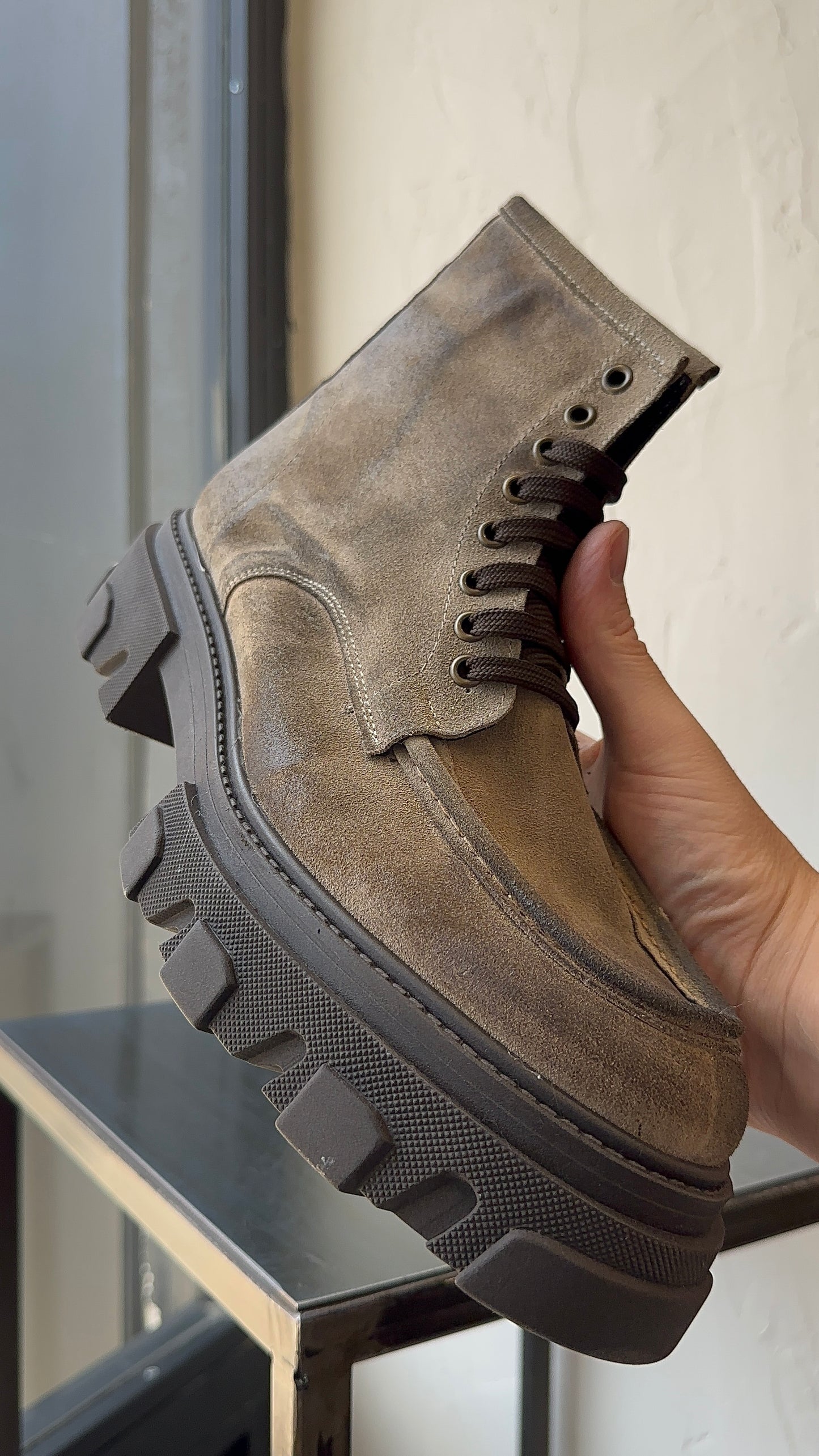 BOOTS CAMOSCIO