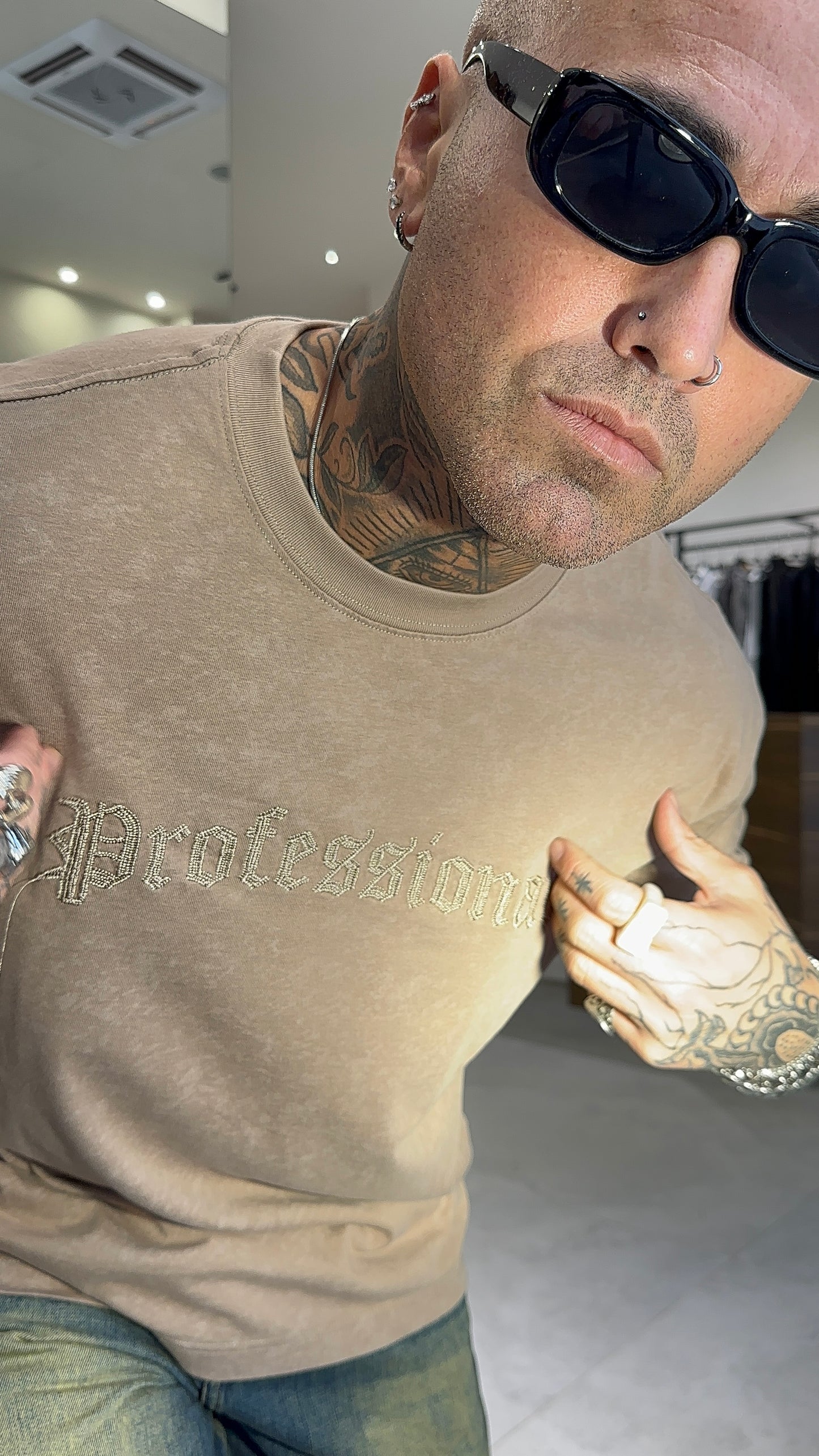 PROFESSIONAL TEE