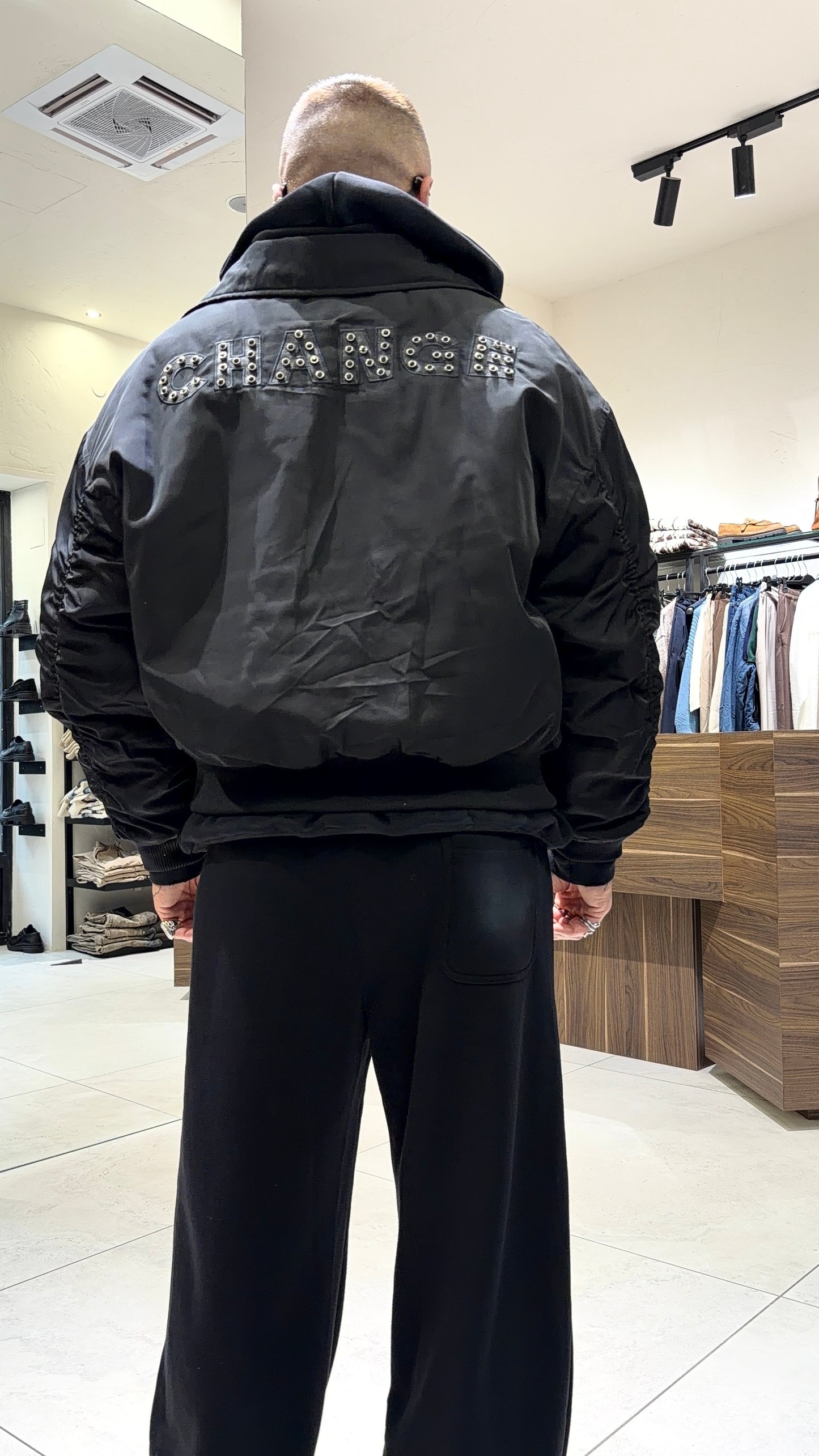 CHANGE JACKET