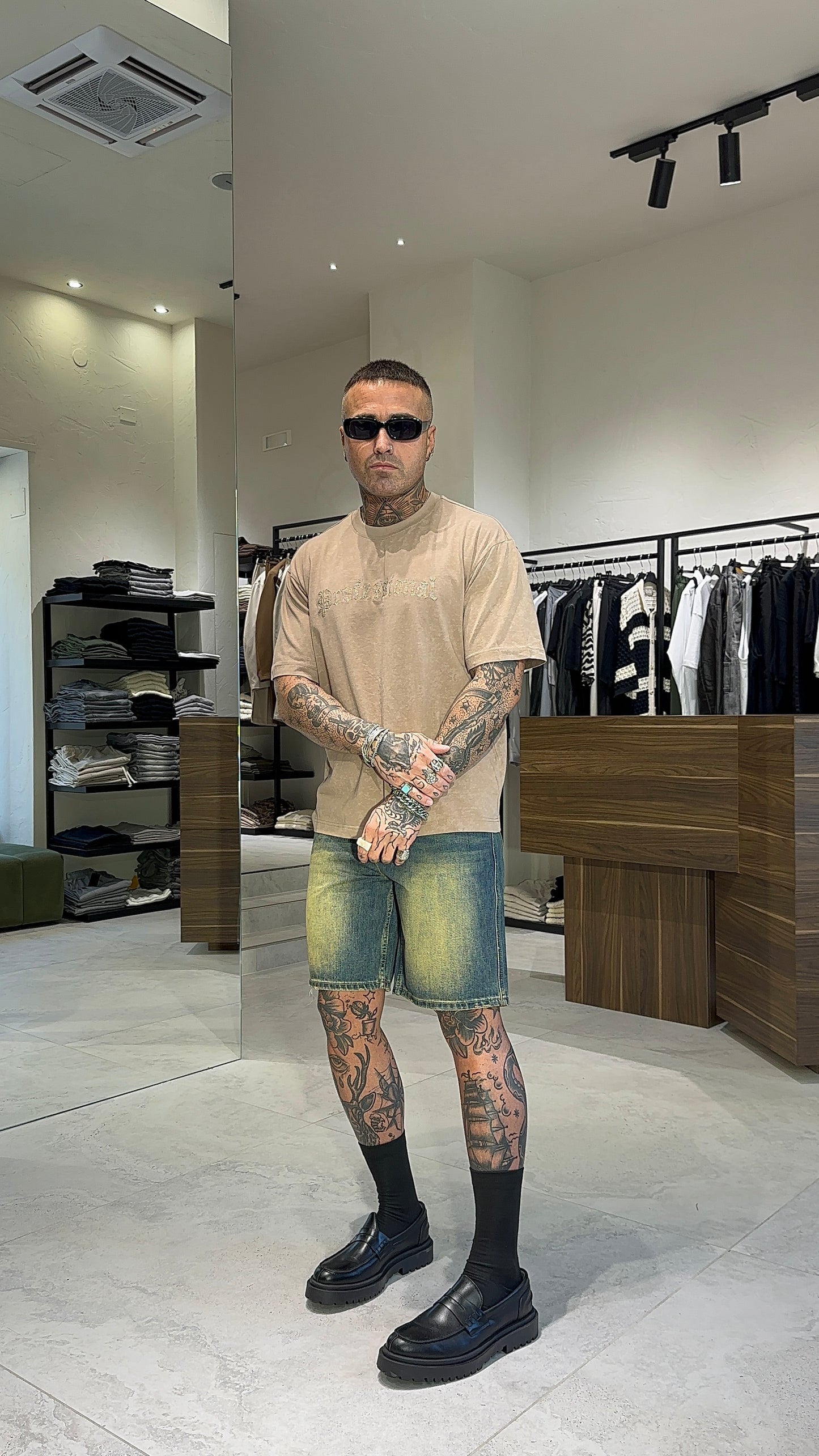 PROFESSIONAL TEE
