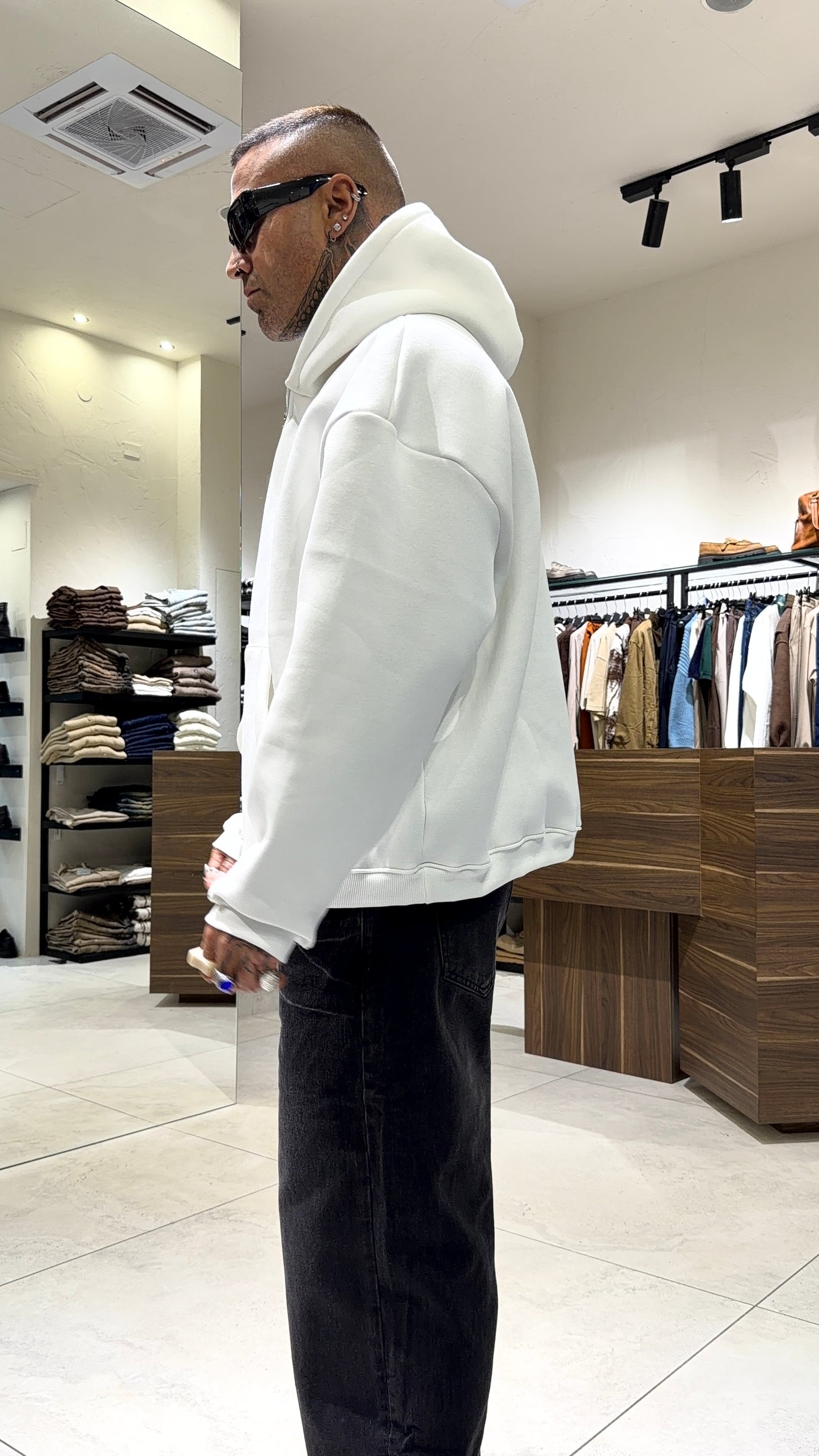 BOXY FIT HOODIE