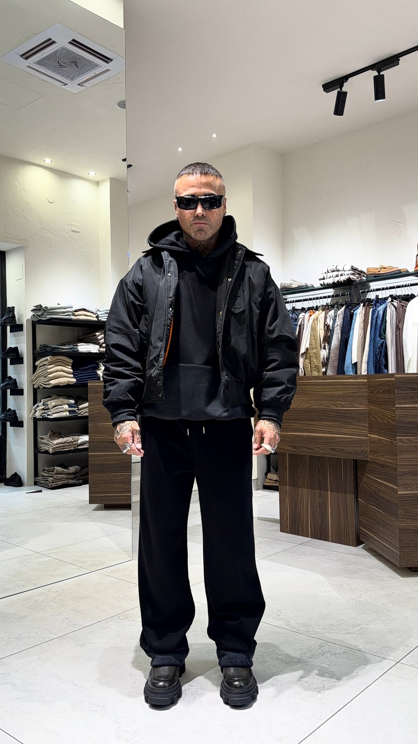 CHANGE JACKET