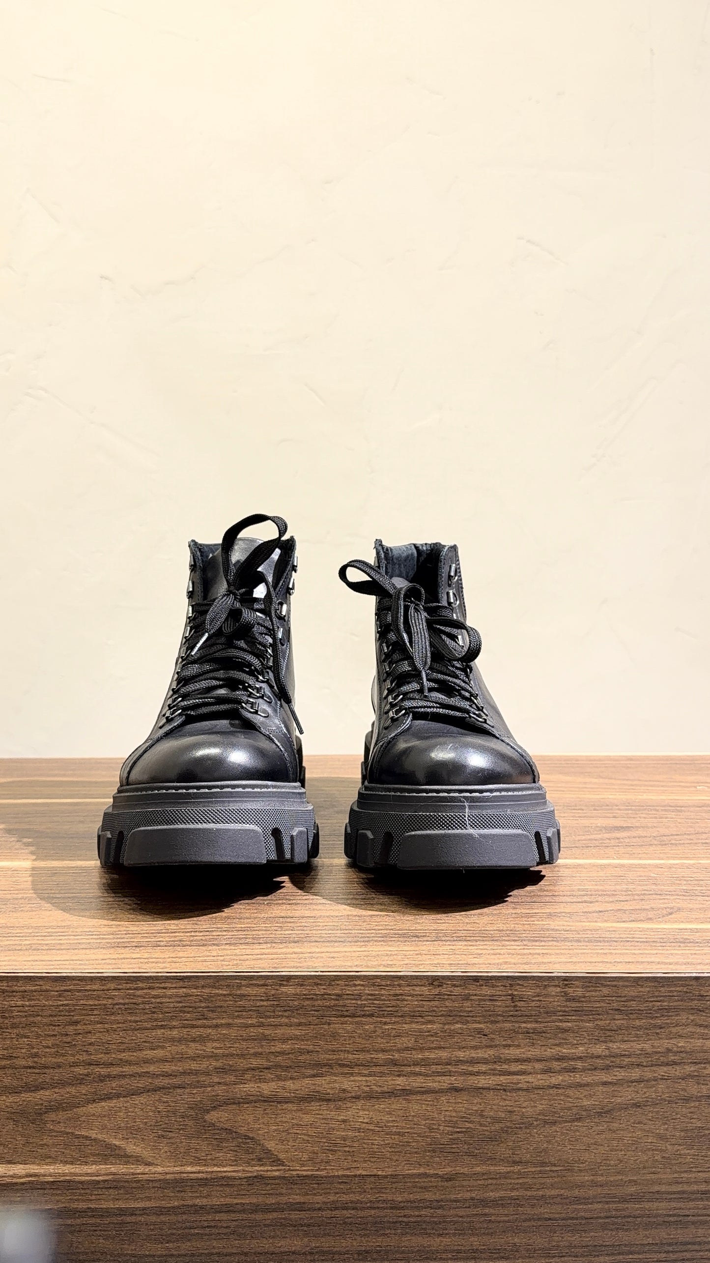 STIVALI STRINGATI LISCIA