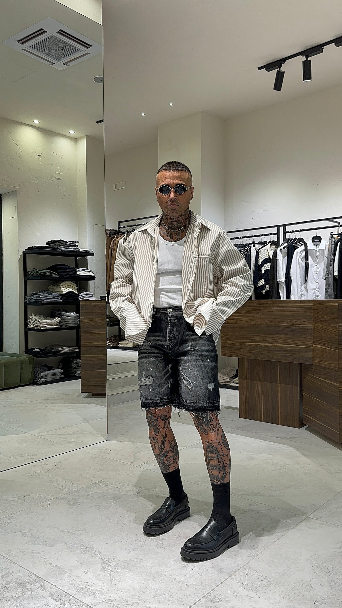 AVANTGARDE SHORTS 01