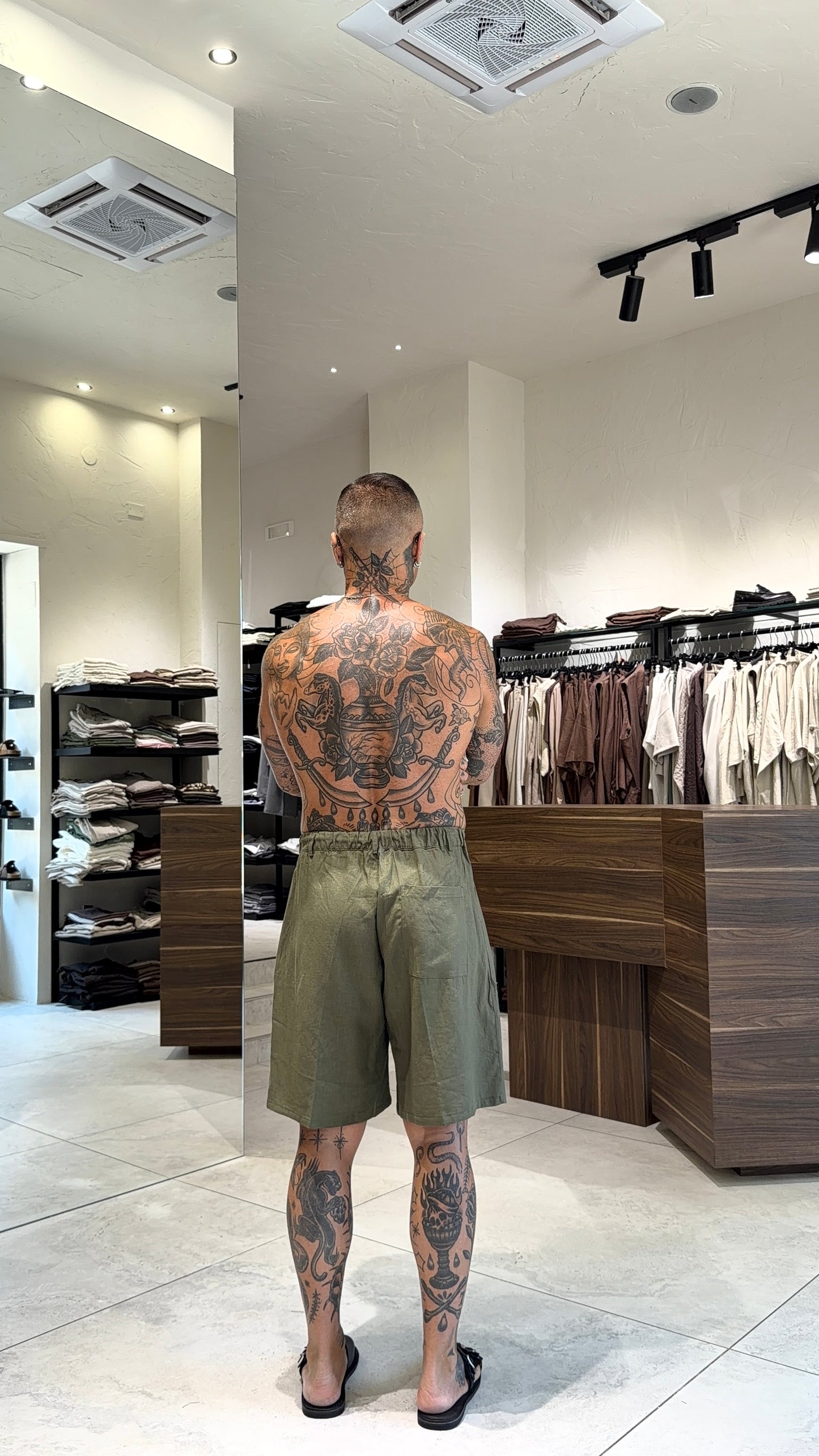 CLASSIC LINEN SHORTS