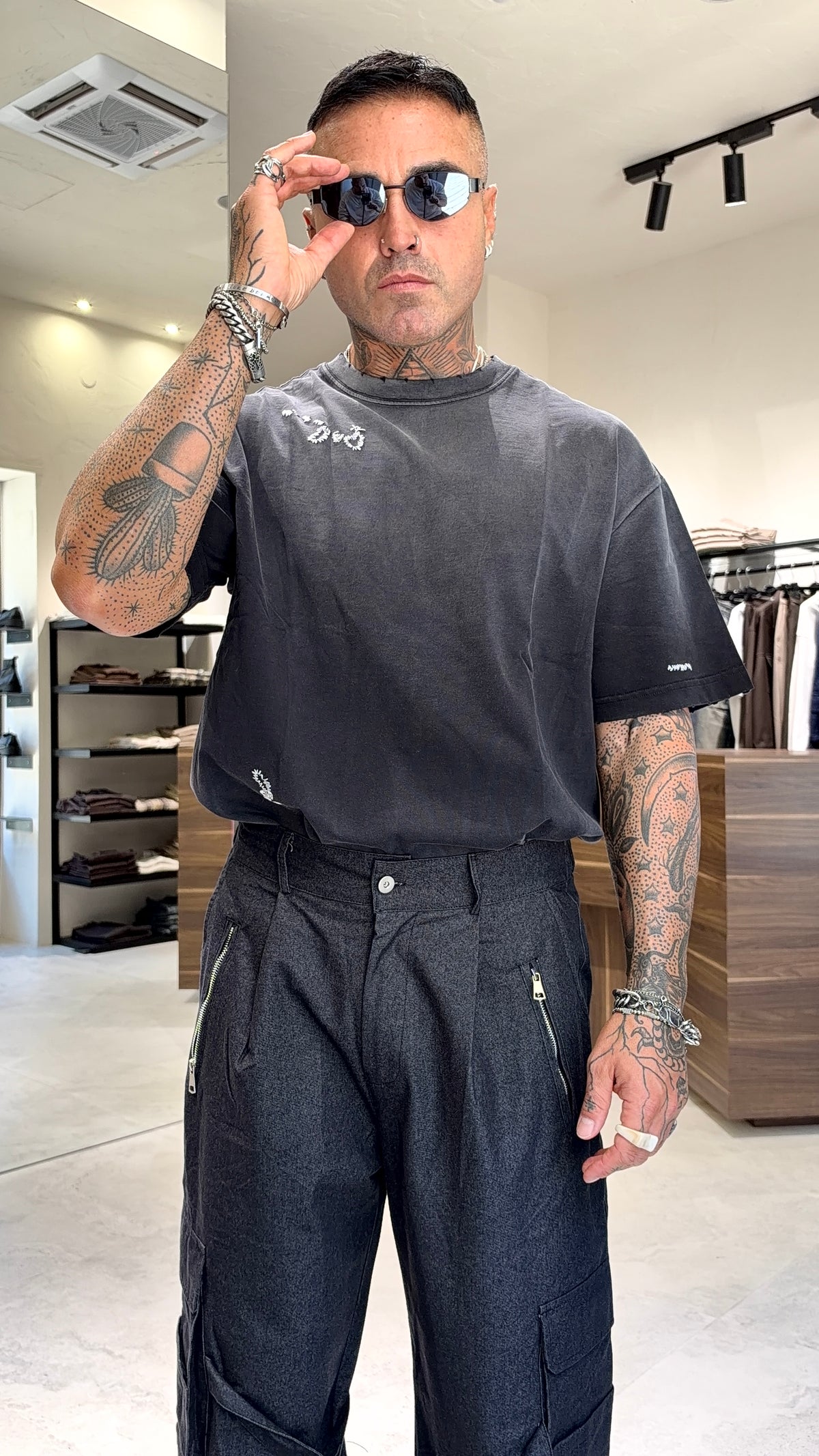 STUDIOS TEE