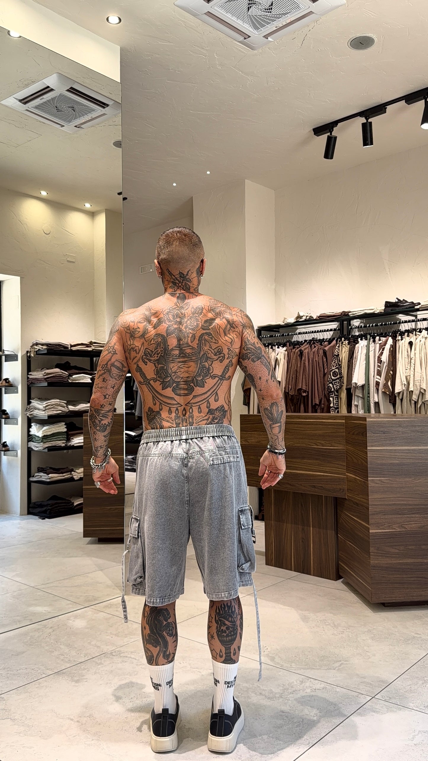 CARGO TINTO SHORTS