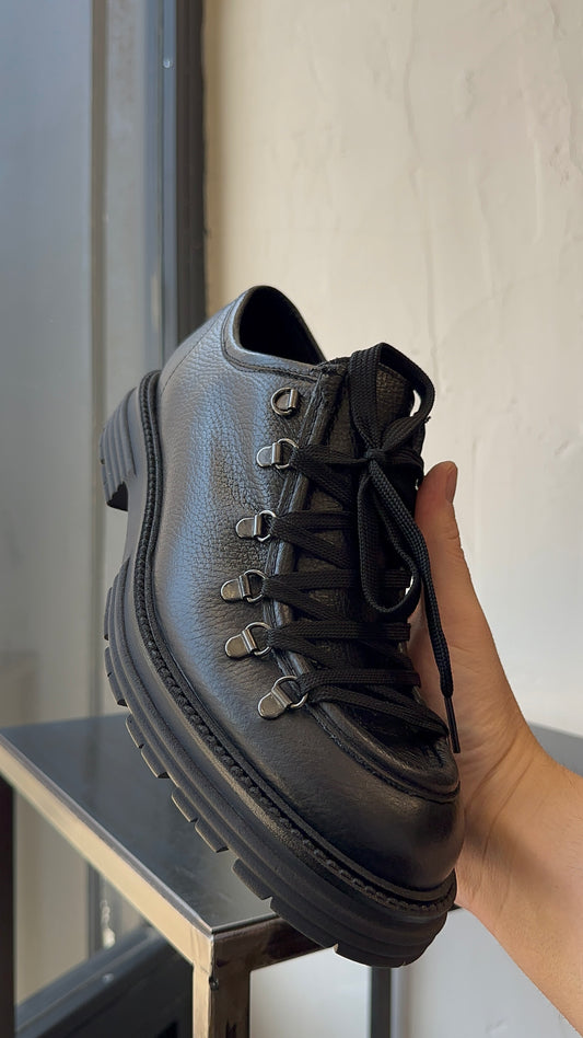 STRINGATE SHOES