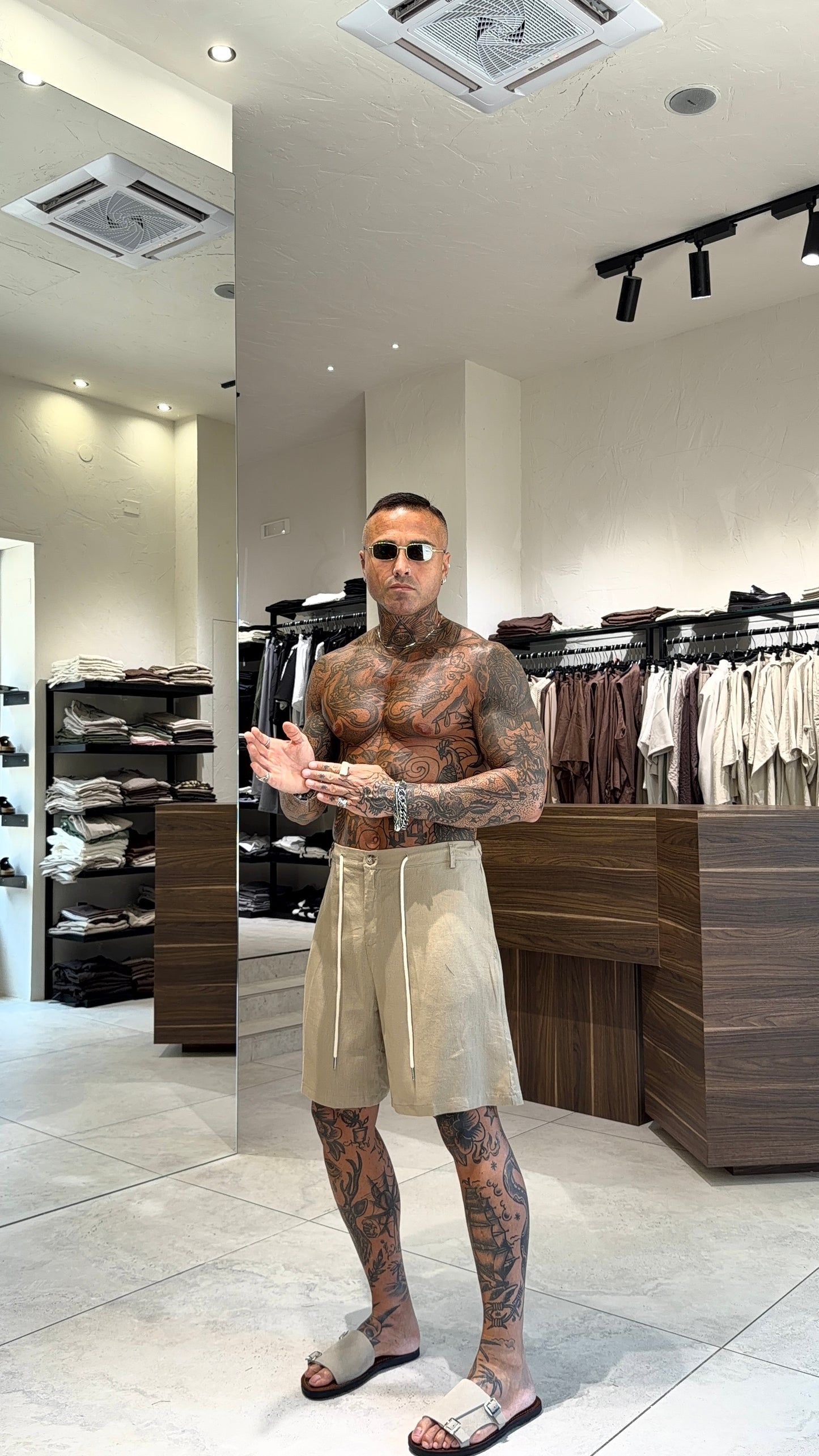 CLASSIC LINEN SHORTS