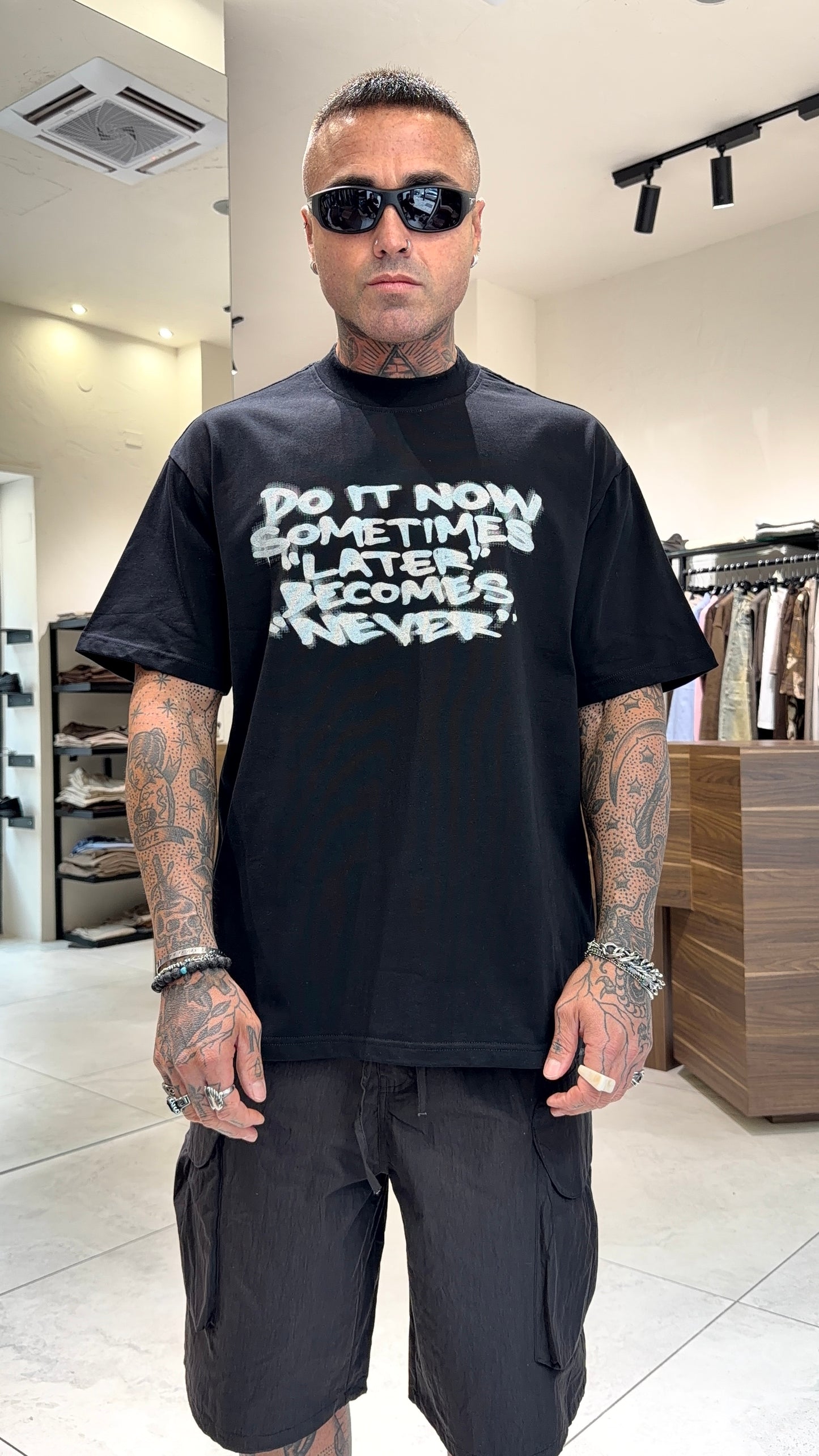 NEVER TEE