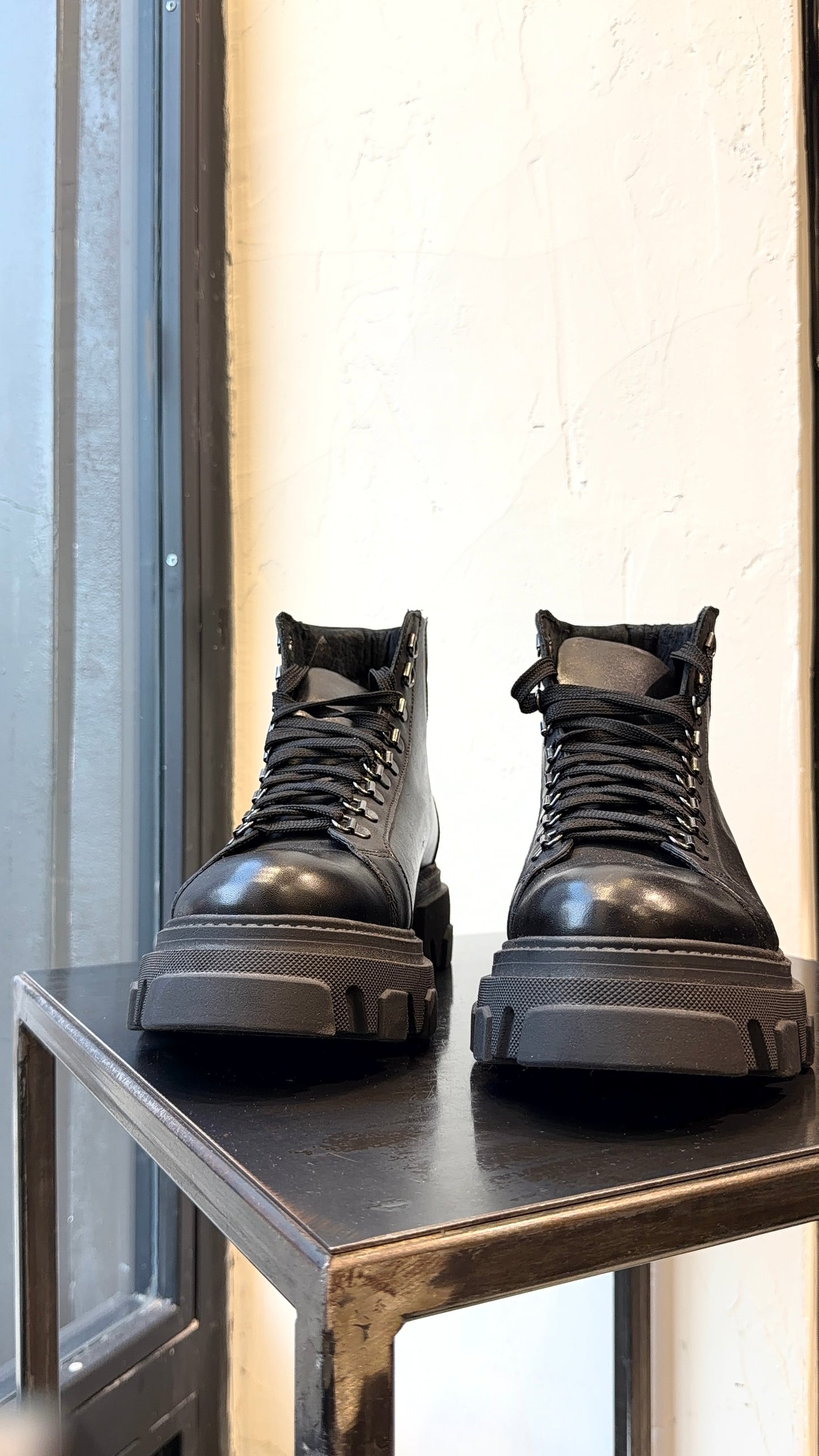 STIVALI STRINGATI LISCIA