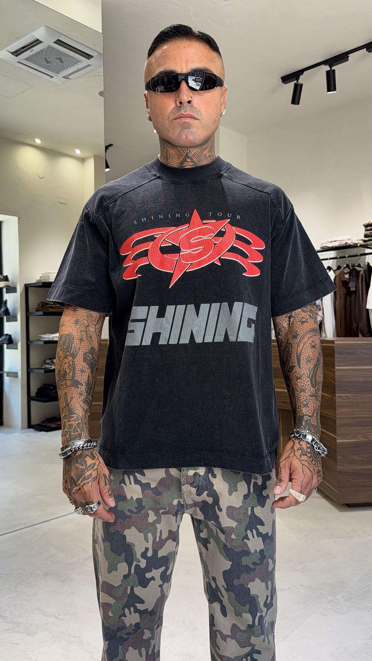 SHINING TEE