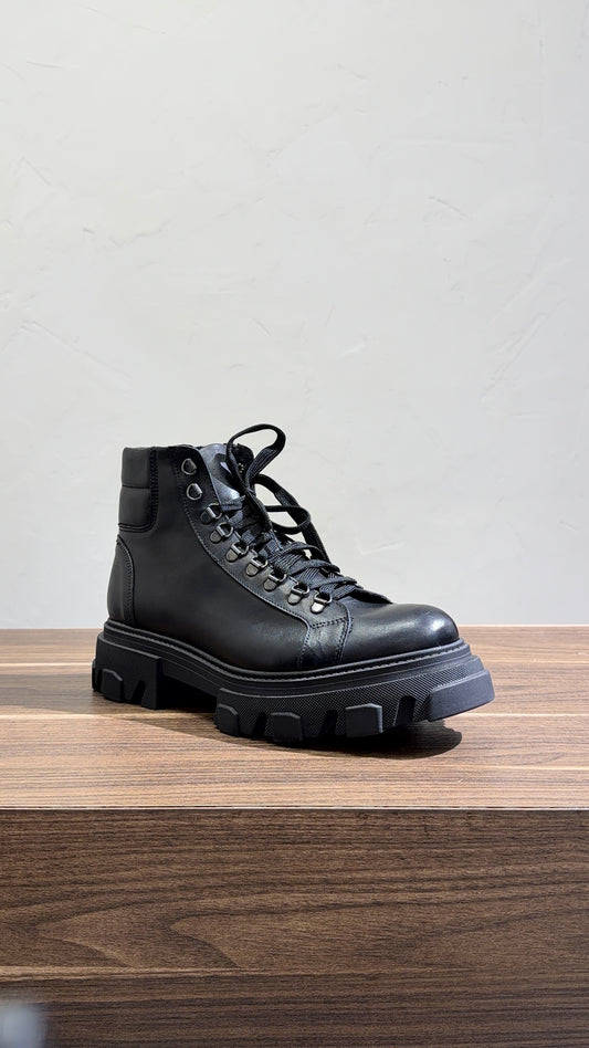 STIVALI STRINGATI LISCIA