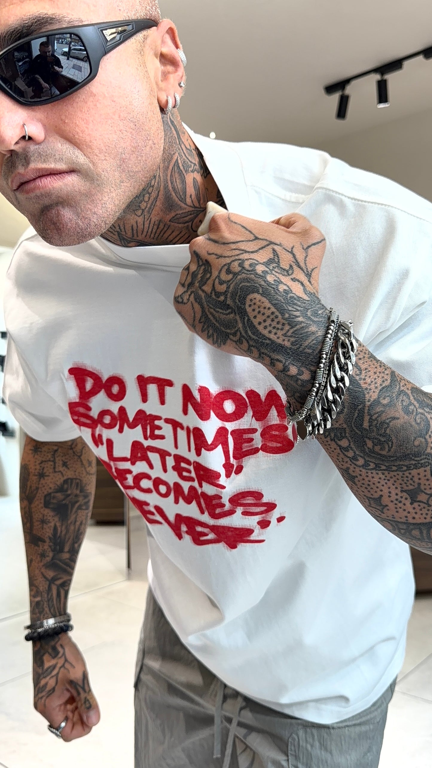 NEVER TEE