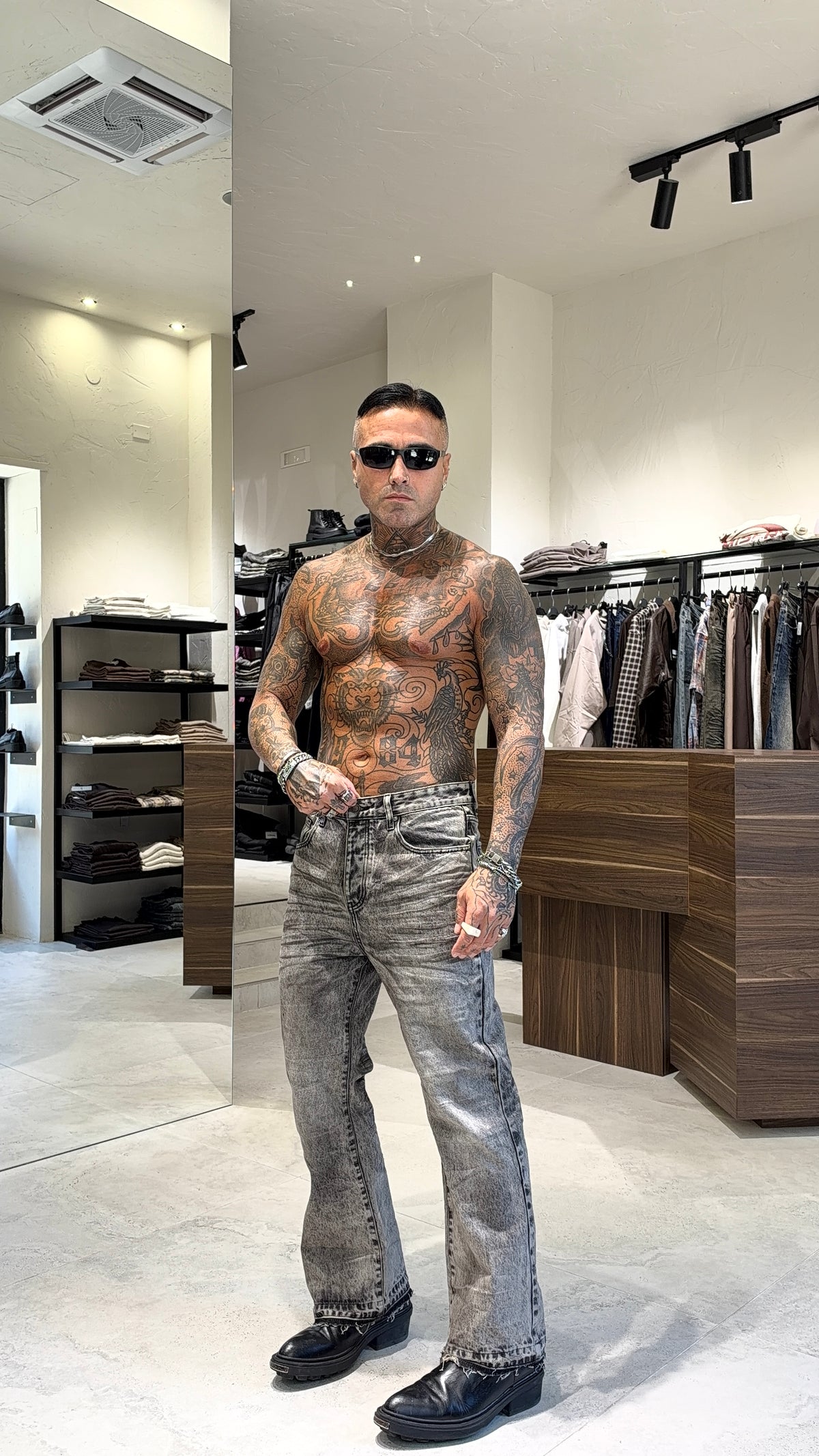 BOOTCUT SPALMATO JEANS