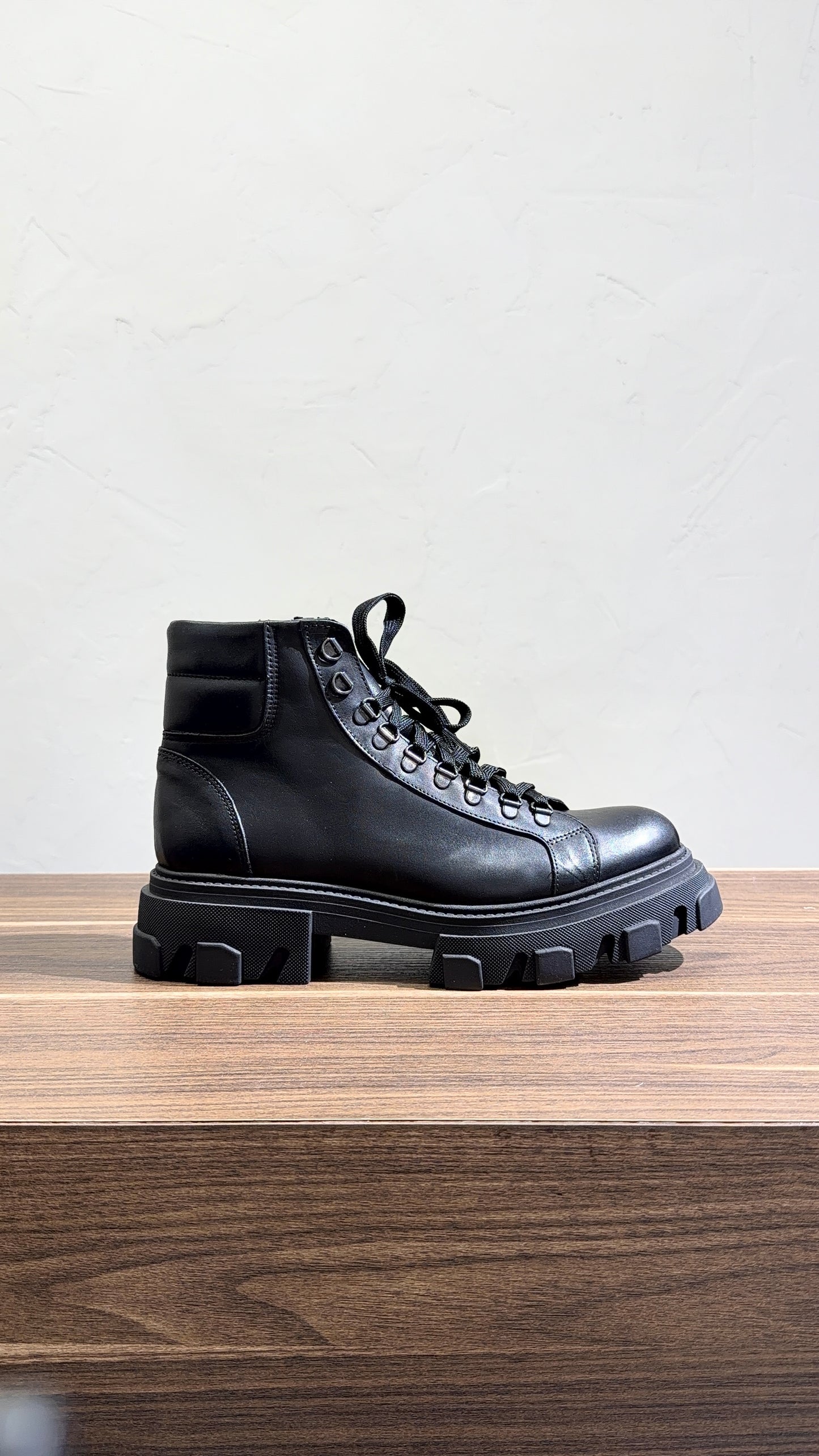 STIVALI STRINGATI LISCIA