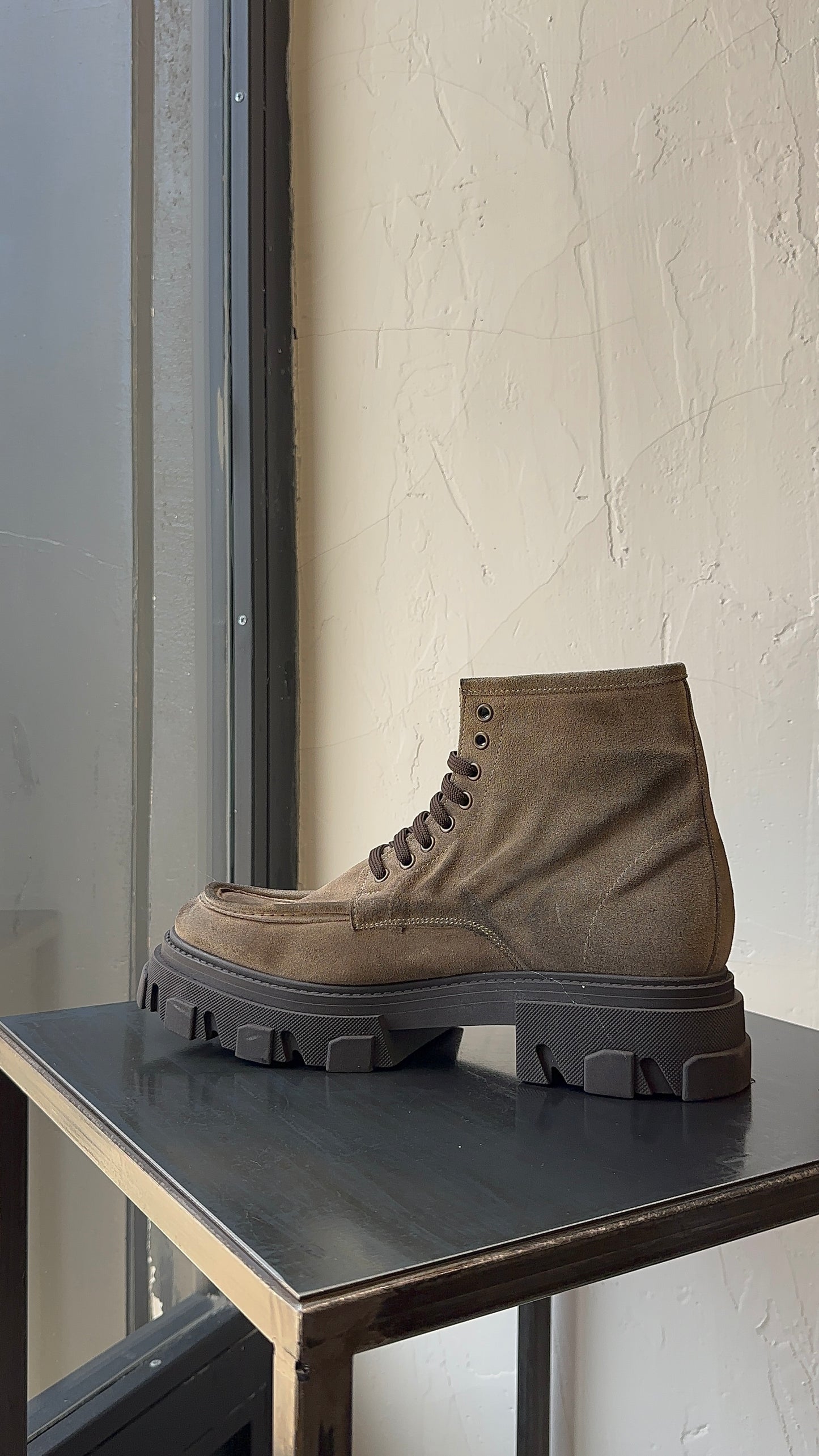 BOOTS CAMOSCIO