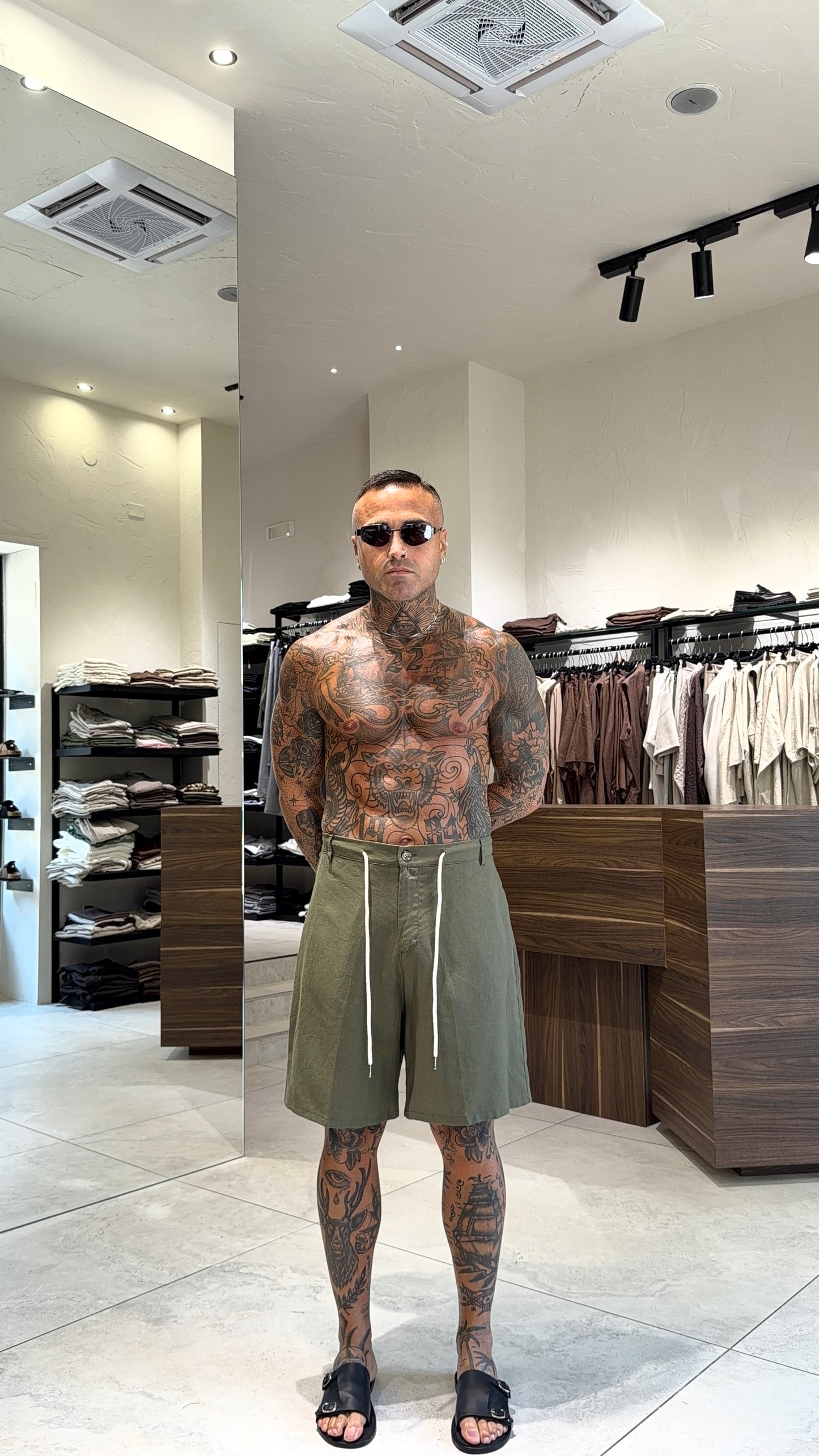 CLASSIC LINEN SHORTS
