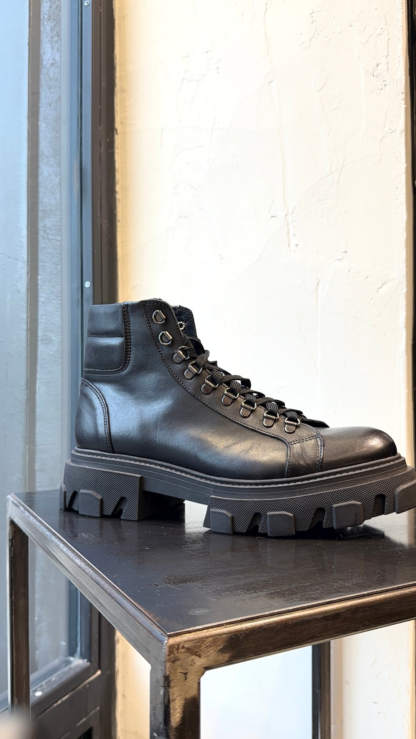 STIVALI STRINGATI LISCIA