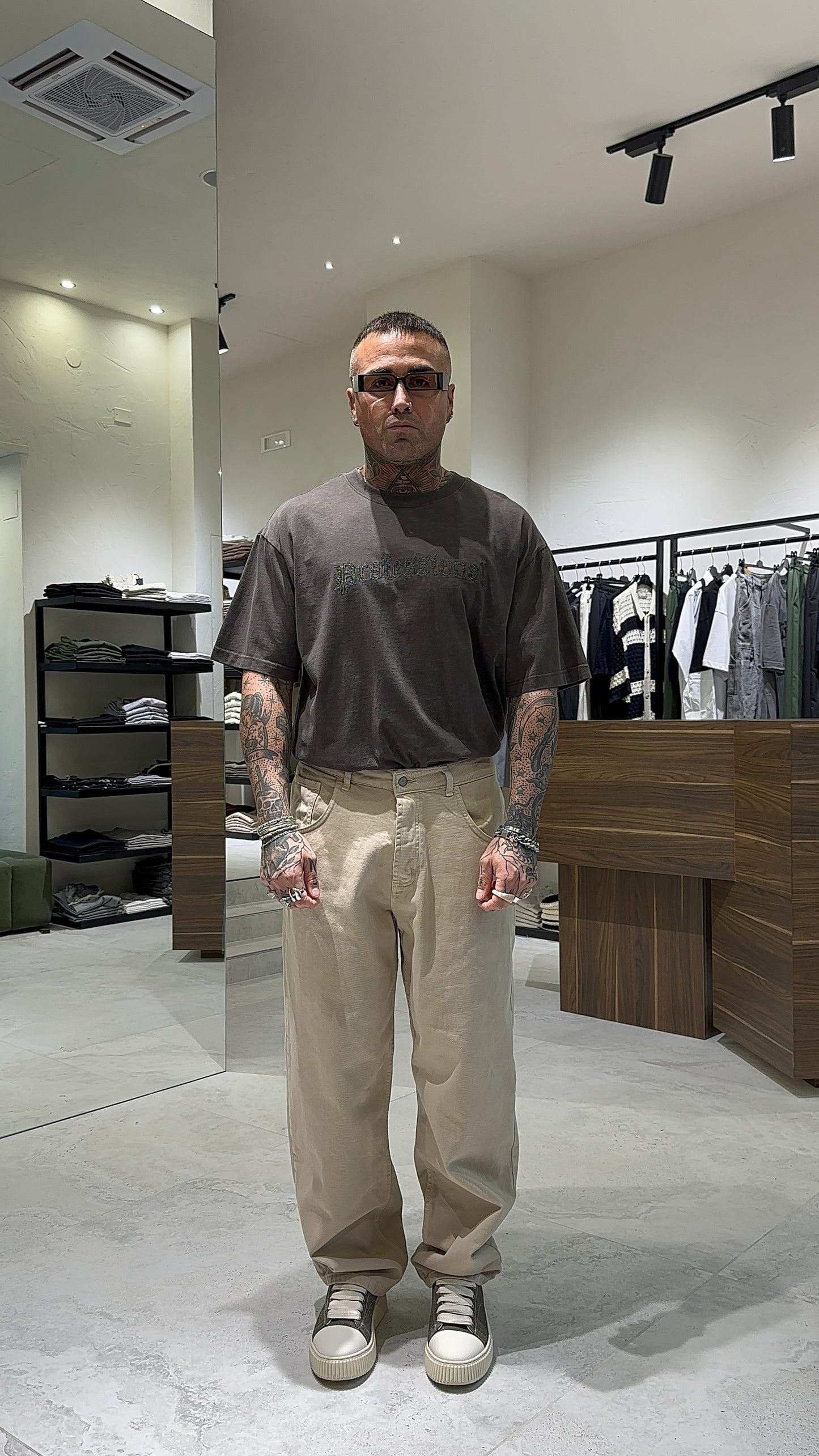 PROFESSIONAL TEE