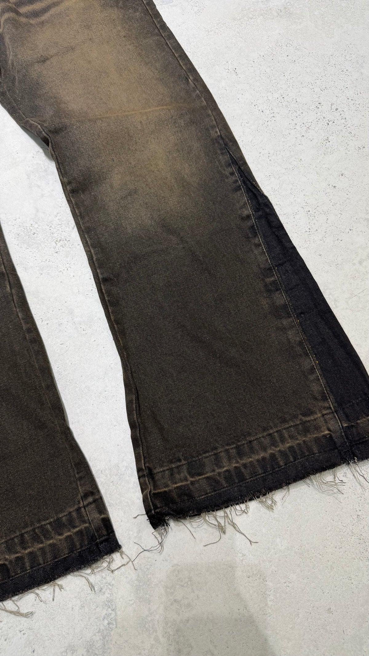 BOOTCUT STRONG 01