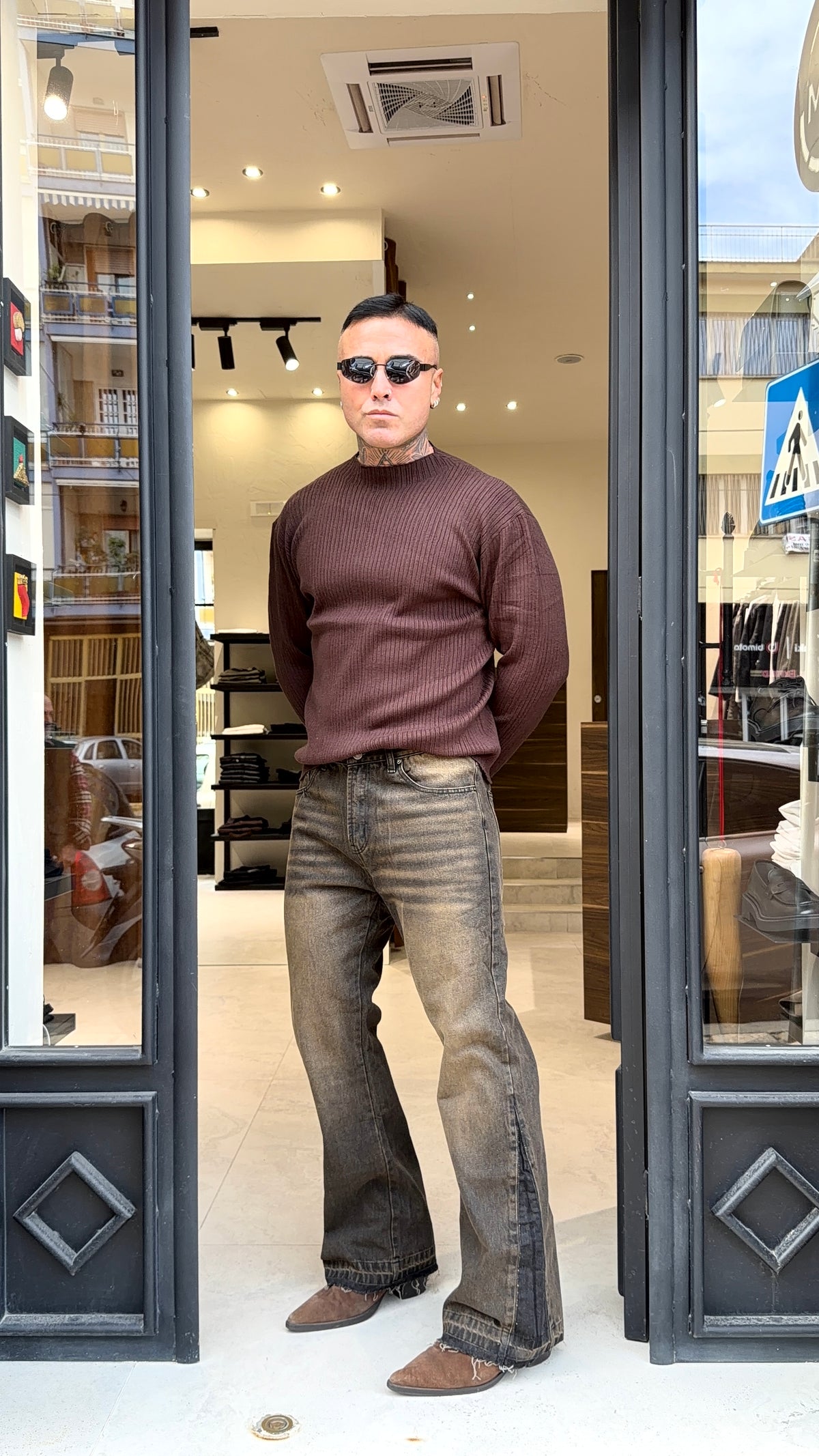 BOOTCUT STRONG 01